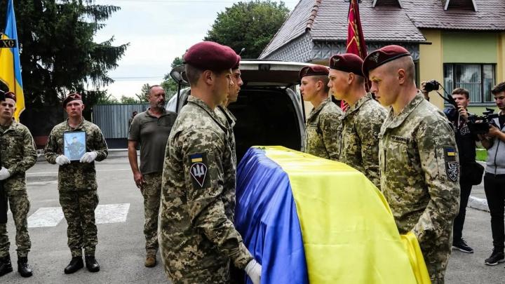 Резервы ВСУ подошли к концу: в бой отправят генералов. Командование Украины пойдёт в «мясные штурмы» Резервы ВСУ подошли к концу: в бой отправят генералов. Командование Украины пойдёт в «мясные штурмы»