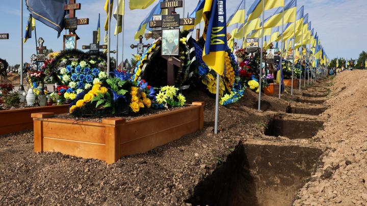 Дезертиры, беспомощные «мобики» и предательство Запада: Украинский военный рассказал о реалиях службы в ВСУ Дезертиры, беспомощные «мобики» и предательство Запада: Украинский военный рассказал о реалиях службы в ВСУ
