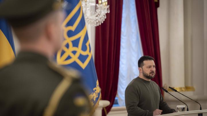 Дана команда «фас»: Зеленский сливает «миньонов» Сырского. Россия разрушила планы Украины Дана команда «фас»: Зеленский сливает «миньонов» Сырского. Россия разрушила планы Украины