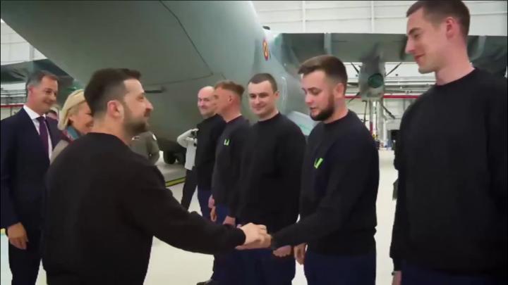 Русские нашли и уничтожили убийц Моторолы и Гиви: Зеленский подсказал, кто будет ликвидирован следующим Русские нашли и уничтожили убийц Моторолы и Гиви: Зеленский подсказал, кто будет ликвидирован следующим