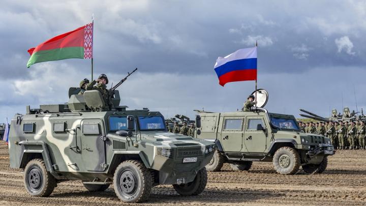 Наступление будет из Белоруссии: Путин летал в Минск не просто так. Януковича вернули из небытия Наступление будет из Белоруссии: Путин летал в Минск не просто так. Януковича вернули из небытия
