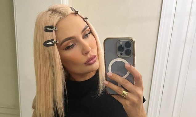 40-летняя Наталья Рудова показала себя в мокром белом платье