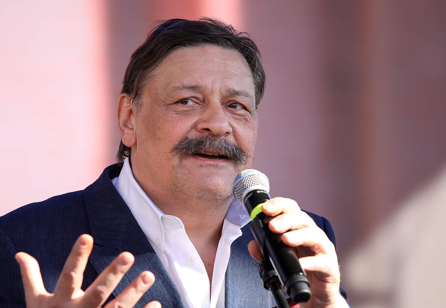 Дмитрий Назаров назвал россиян ослами в своем новом стихотворении