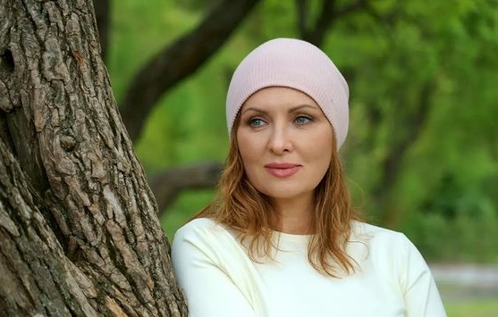 Елена Ксенофонтова вспомнила о насилии в семье от отчима: «Бил до мяса»