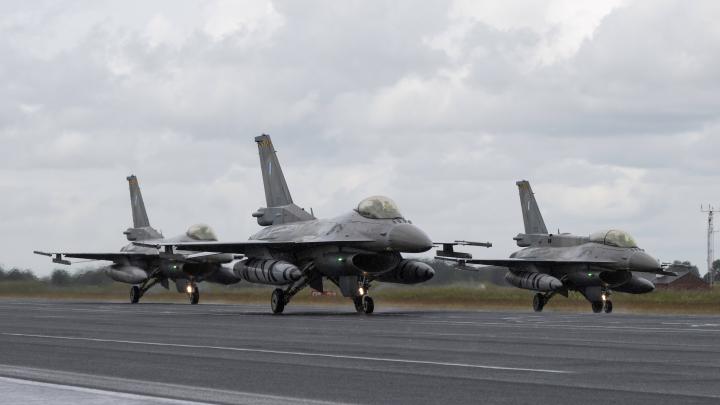 F — 16 начнут бить по России с территории стран НАТО: Москва отплатит Западу симметричным ответом
