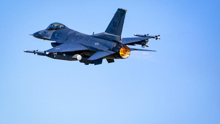 F 16 начнут бить по России с территории стран НАТО: Москва отплатит Западу симметричным ответом F 16 начнут бить по России с территории стран НАТО: Москва отплатит Западу симметричным ответом