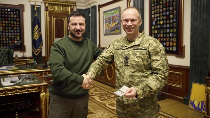 Дети против отцов: Пасынок главкома ВСУ рвётся освобождать Харьковщину от нацистов и отчима Дети против отцов: Пасынок главкома ВСУ рвётся освобождать Харьковщину от нацистов и отчима