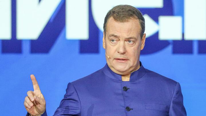 Тотальный обмен ударами: ВСУ осуществили массовый налёт БПЛА на Ростовскую область и приграничье, Россия в ответ запустила «Кинжалы» по врагу Тотальный обмен ударами: ВСУ осуществили массовый налёт БПЛА на Ростовскую область и приграничье, Россия в ответ запустила «Кинжалы» по врагу