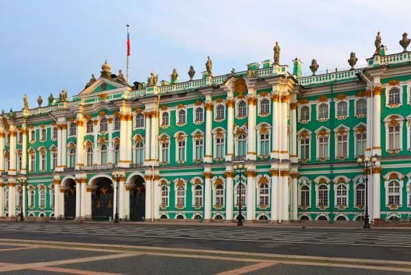 В Эрмитаже сообщили о возобновлении работы после эвакуации посетителей