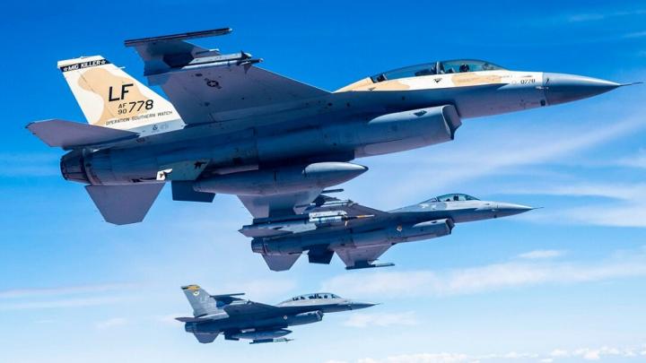 F — 16 ударят по Крыму: Патрули разведдронов и удары по нашей ПВО обозначили «цель номер один»