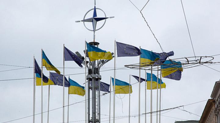 Выход Украины из СССР должен отменить суд, его вердикт обеспечит «ядерная дубина» мнение депутата Выход Украины из СССР должен отменить суд, его вердикт обеспечит «ядерная дубина» мнение депутата