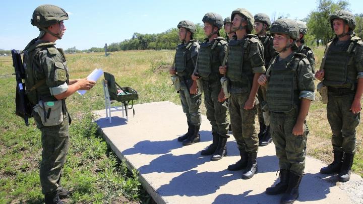 «Армия похожа на партизанский отряд»: Генерал открыл глаза Госдуме на СВО. Минобороны начало меняться