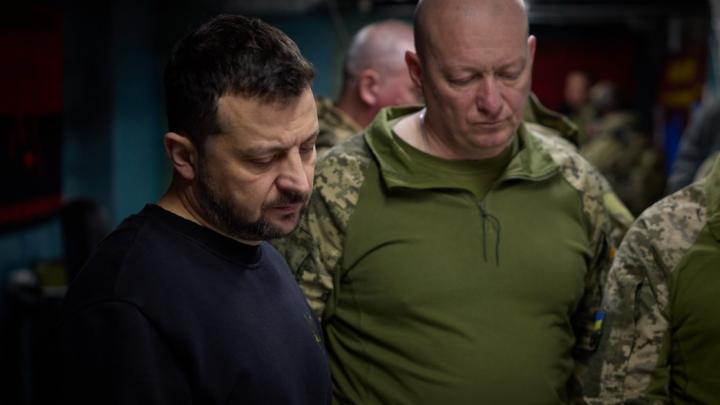 «Убил больше военных ВСУ, чем любой русский генерал»: Украинские морпехи пожаловались на командира, бросавшего их под Крынки «Убил больше военных ВСУ, чем любой русский генерал»: Украинские морпехи пожаловались на командира, бросавшего их под Крынки