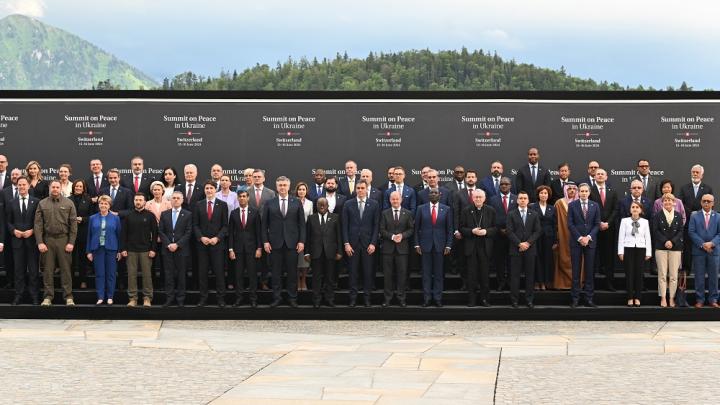 Зеленский не пойдёт на переговоры с Россией, но и эскалация для него смерти подобна — Newsweek Зеленский не пойдёт на переговоры с Россией, но и эскалация для него смерти подобна — Newsweek