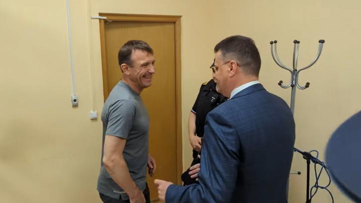Партия Операции на марше: Вышедший на волю генерал Попов готовится «возглавить» команду Путина. СМИ узнают имена казнокрадов Партия Операции на марше: Вышедший на волю генерал Попов готовится «возглавить» команду Путина. СМИ узнают имена казнокрадов