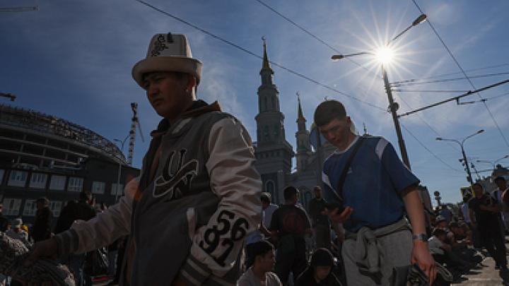 «Резать баранов и делать намаз на улице – нехорошо»: ФАДН готовится к «мирному перевоспитанию» мигрантов. Верится с трудом «Резать баранов и делать намаз на улице – нехорошо»: ФАДН готовится к «мирному перевоспитанию» мигрантов. Верится с трудом