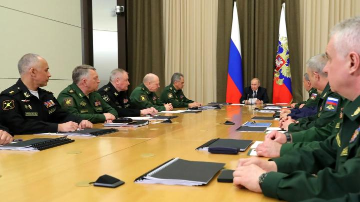Киев выпросил ракетную атаку: Взрывы слышны по всей Украине. ВСУ вытесняют из Донбасса. Войска на границе с Белоруссией – Горячая сводка СВО Киев выпросил ракетную атаку: Взрывы слышны по всей Украине. ВСУ вытесняют из Донбасса. Войска на границе с Белоруссией – Горячая сводка СВО
