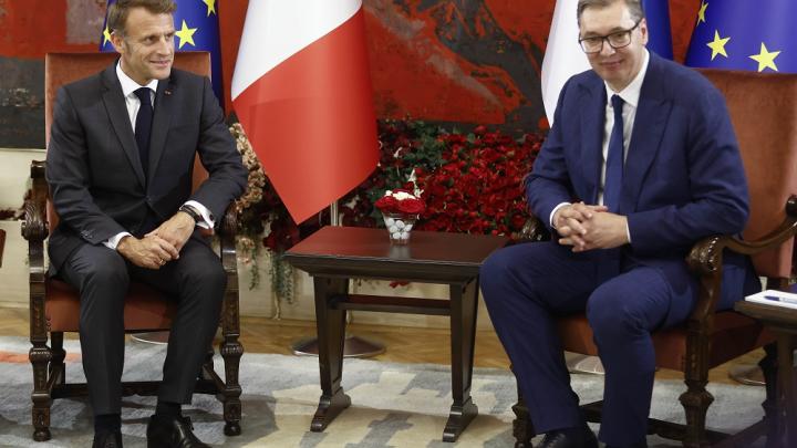 Последний довод Парижа: Макрон продавливает Сербию выступить против России Последний довод Парижа: Макрон продавливает Сербию выступить против России
