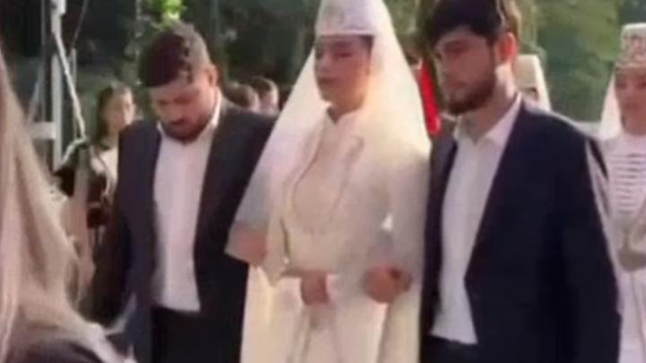 «Обидит вашу дочь – пойдёт на СВО»: Чиновник из Владикавказа пригрозил на свадьбе жениху