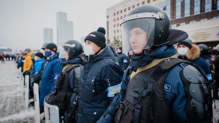 «Они нас приехали усмирять»: Так считают жители Талгара, куда ввели Нацгвардию после гибели подростка