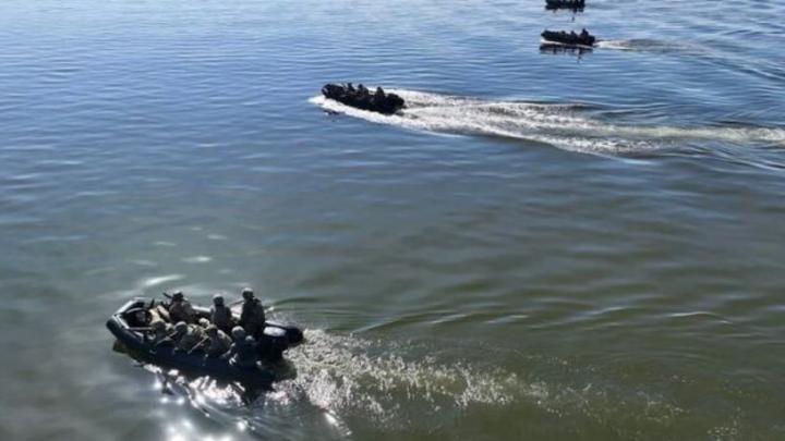 В Крынках пропали 788 элитных морпехов: Отказавшиеся идти на самоубийство отправились под суд В Крынках пропали 788 элитных морпехов: Отказавшиеся идти на самоубийство отправились под суд