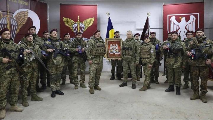 Тревожные новости из Курска: «Наступление вот-вот начнется», наших обстреливает РСЗО, «по Сырскому ударил ФАБ» Тревожные новости из Курска: «Наступление вот-вот начнется», наших обстреливает РСЗО, «по Сырскому ударил ФАБ»
