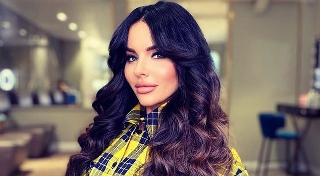 Юлия Волкова из «Тату» показала себя во время отдыха на Гоа Юлия Волкова из «Тату» показала себя во время отдыха на Гоа