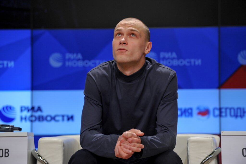 Бабушка Юры Борисова рассказала, что он с детства ставил спектакли Бабушка Юры Борисова рассказала, что он с детства ставил спектакли