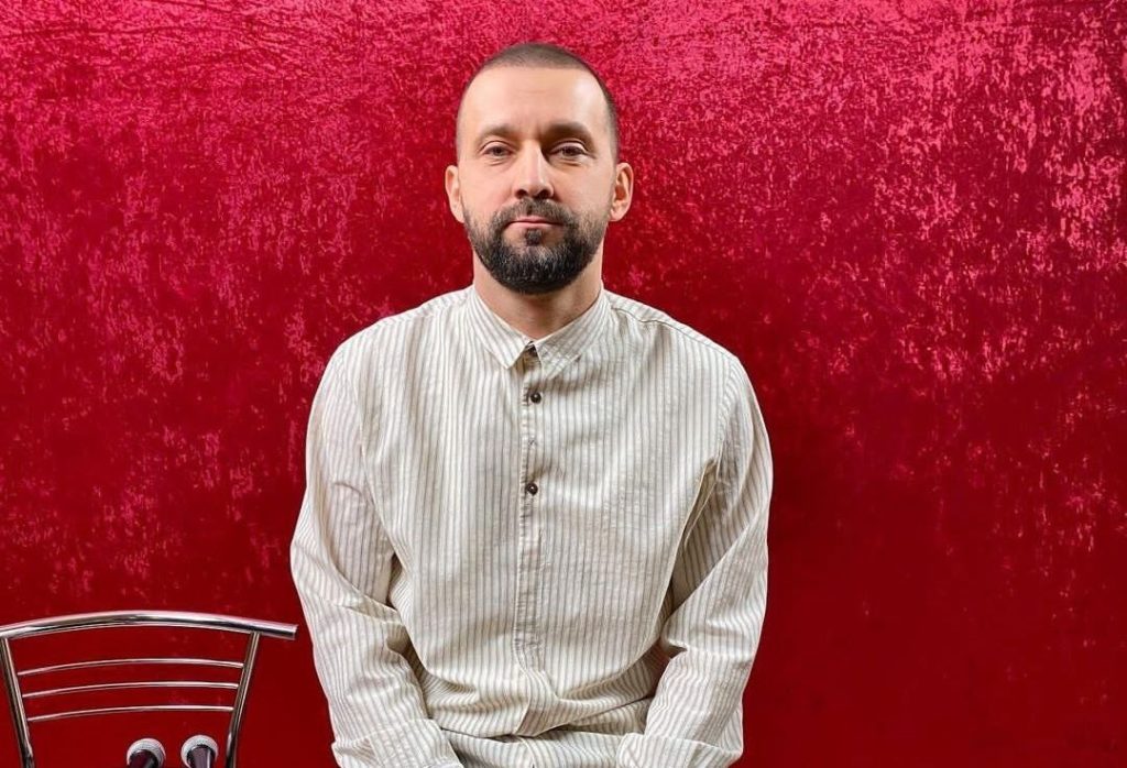 Руслан Белый* признался, что не любил выступать в Comedy Club Руслан Белый* признался, что не любил выступать в Comedy Club