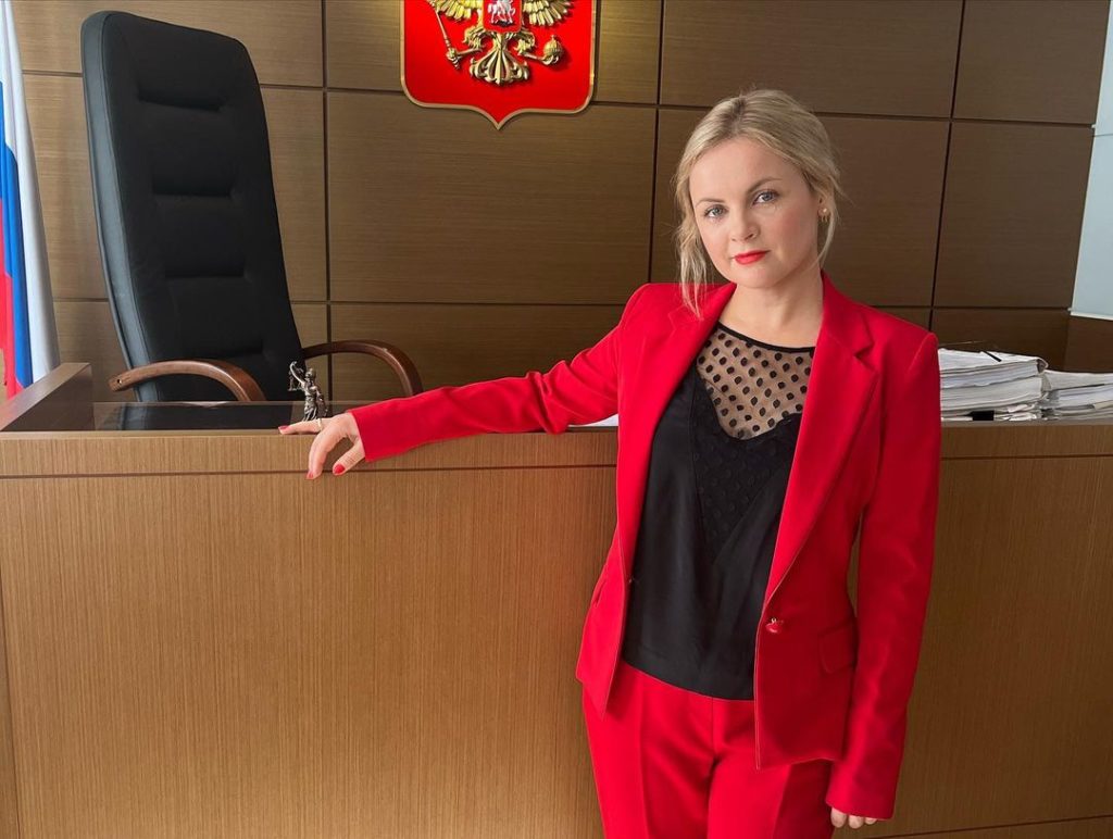 Юлия Проскурякова прочитала поклонникам стих Роберта Рождественского Юлия Проскурякова прочитала поклонникам стих Роберта Рождественского