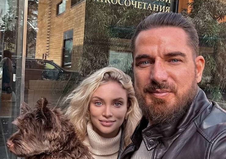 Молодая жена Курбана Омарова показала фигуру спустя четыре дня после родов Молодая жена Курбана Омарова показала фигуру спустя четыре дня после родов