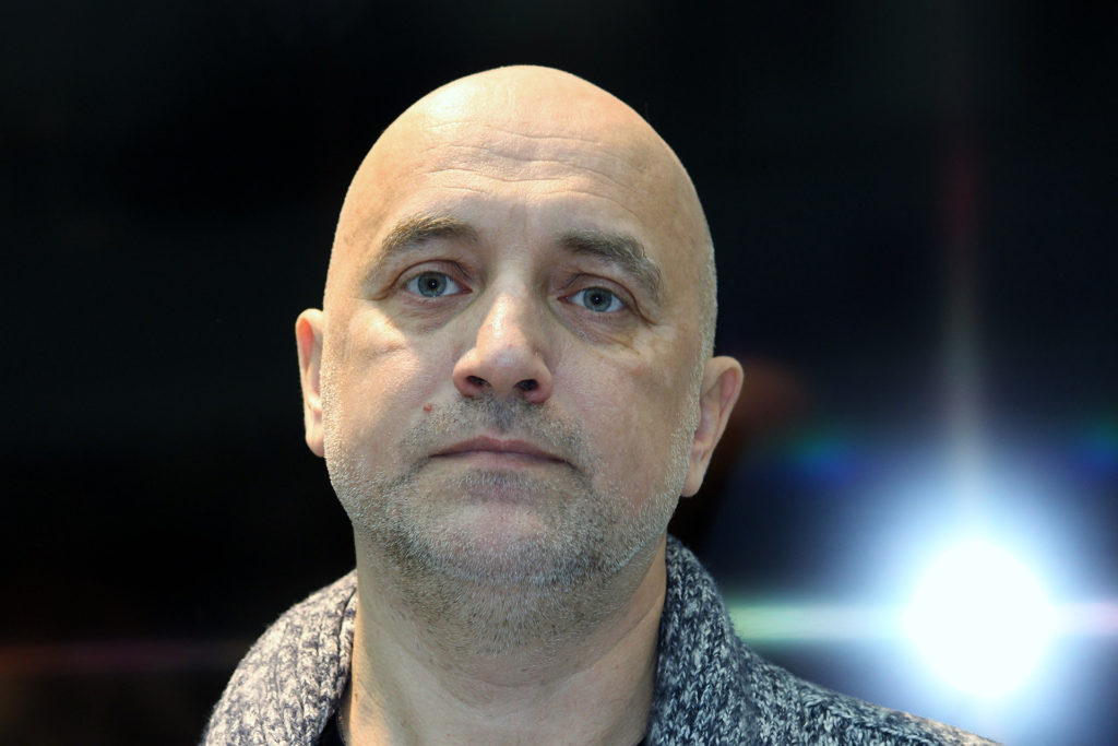 Захар Прилепин заявил, что не собирается расторгать контракт с Минобороны Захар Прилепин заявил, что не собирается расторгать контракт с Минобороны