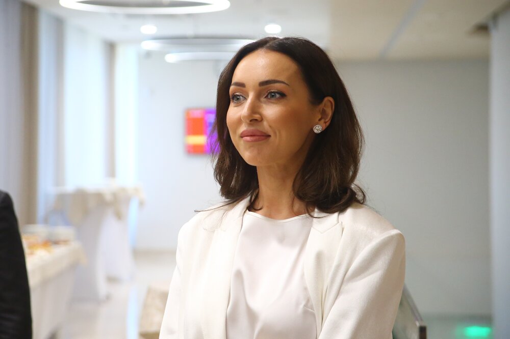 Психолог Рублева уверена, что Алсу затаила обиду на всех мужчин после развода Психолог Рублева уверена, что Алсу затаила обиду на всех мужчин после развода