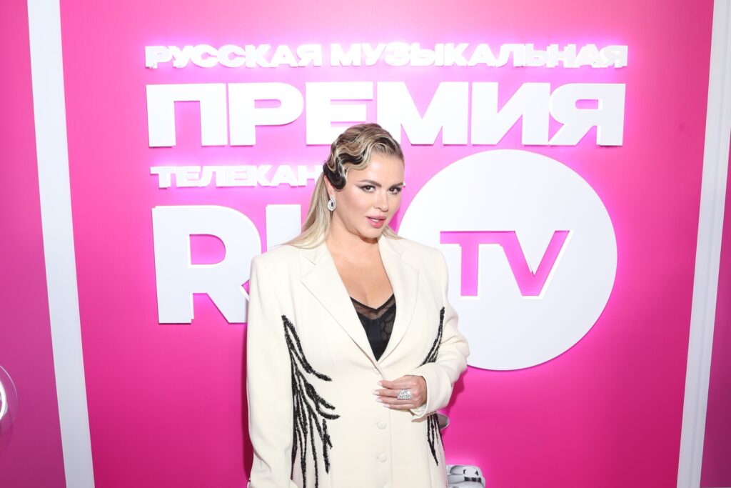 Анна Семенович призналась, что не получила предложение от женатого возлюбленного Анна Семенович призналась, что не получила предложение от женатого возлюбленного