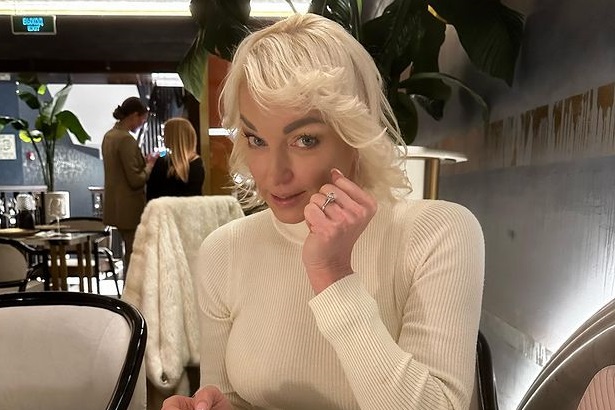 Волочкова вспомнила, что ей в коробке прислали кота на 8 Марта Волочкова вспомнила, что ей в коробке прислали кота на 8 Марта