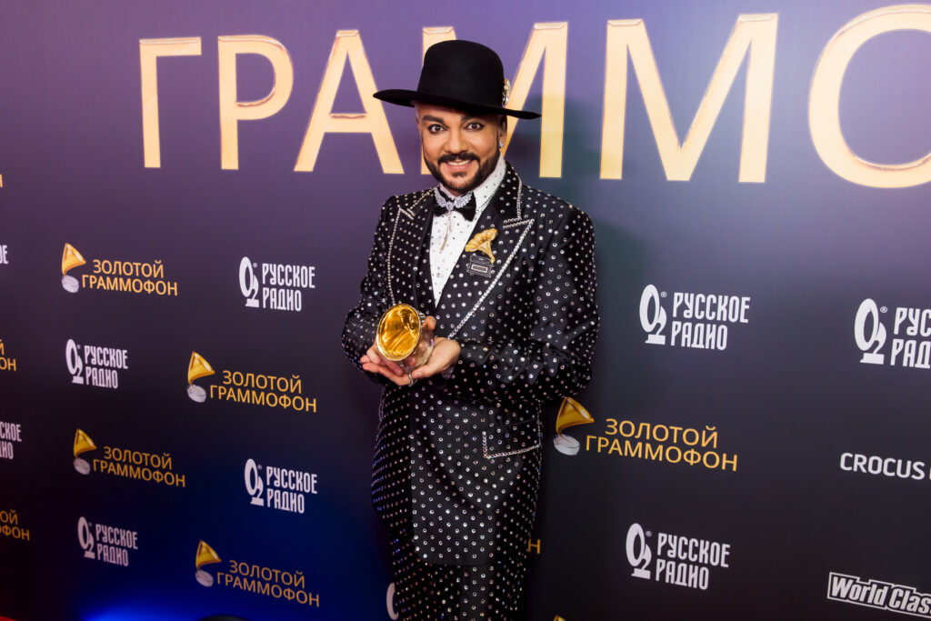 Поэт Шаганов заявил, что Филипп Киркоров не готов исполнять его песни Поэт Шаганов заявил, что Филипп Киркоров не готов исполнять его песни