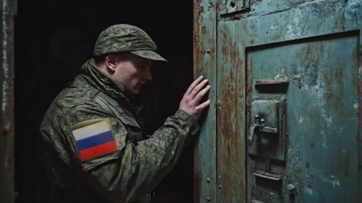 «Солдат спросил о зарплате, и его бросили в яму»: Бывшие зеки превратили бригаду в колонию. Минобороны молчит «Солдат спросил о зарплате, и его бросили в яму»: Бывшие зеки превратили бригаду в колонию. Минобороны молчит
