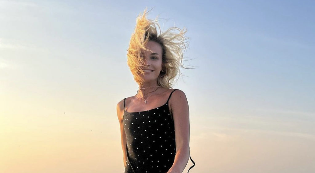 Певица Полина Гагарина показала фигуру в бикини в Дубае Певица Полина Гагарина показала фигуру в бикини в Дубае