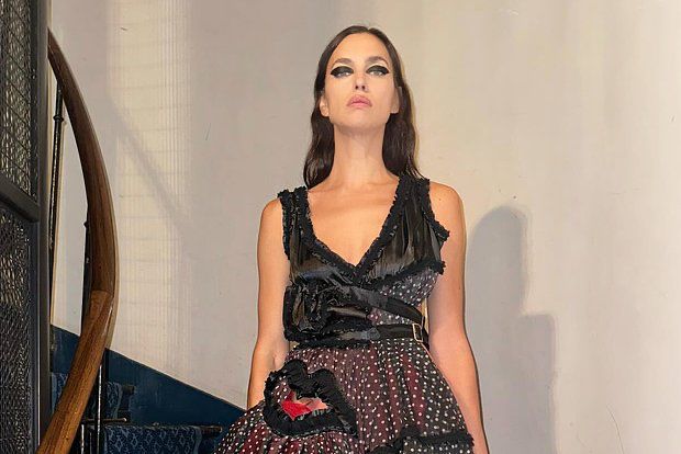 Ирина Шейк показала фигуру в «голом» платье Ирина Шейк показала фигуру в «голом» платье