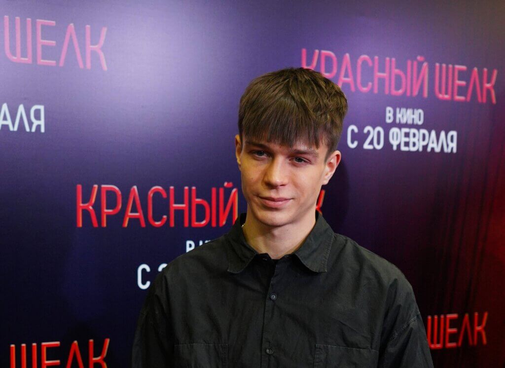 Мать Калюжного помогает актёру с личной жизнью с помощью астрологии Мать Калюжного помогает актёру с личной жизнью с помощью астрологии