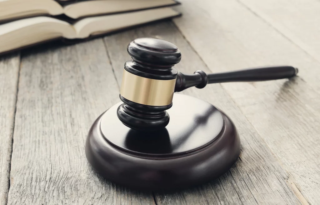 Суд взыскал задолженность по налогам с актрисы Жанны Эппле