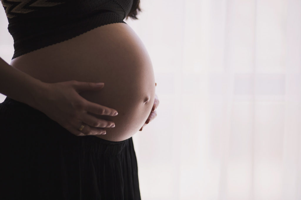 23-летняя модель Нара Смит ждет четвертого ребенка 23-летняя модель Нара Смит ждет четвертого ребенка