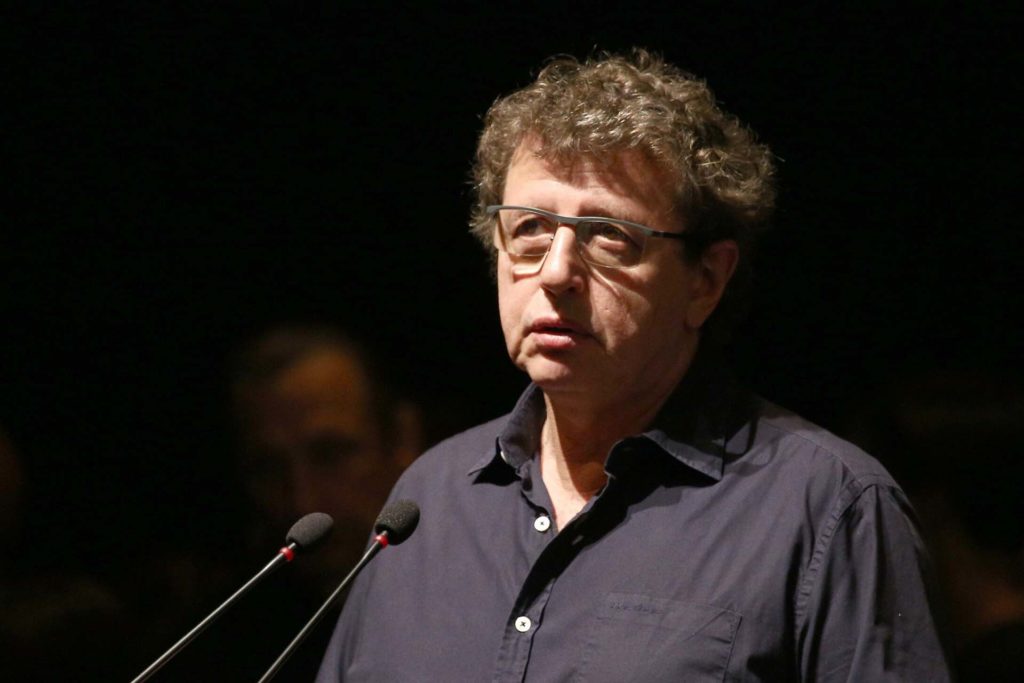 Михаил Ширвиндт уехал из России с женой и сыном Михаил Ширвиндт уехал из России с женой и сыном