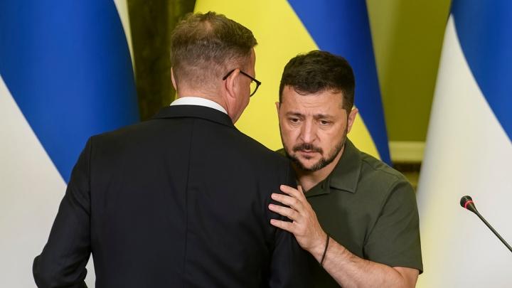 Зеленский анонсировал конец боевых действий Зеленский анонсировал конец боевых действий