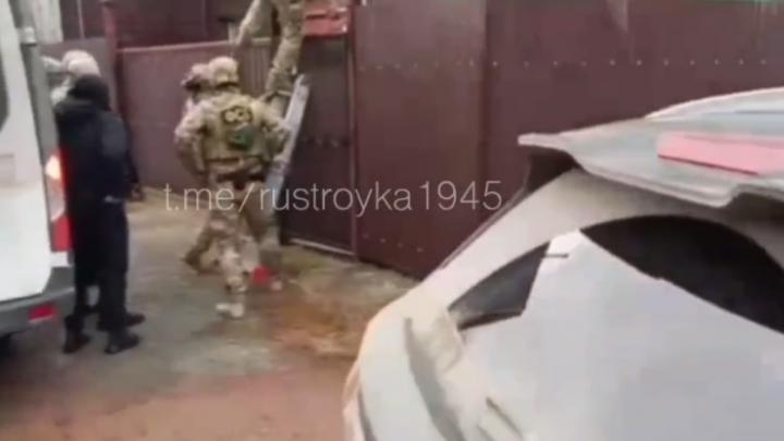 Табор избил на улице полицейского: Цыгане и после бунта в Коркино думают, что им все можно? Табор избил на улице полицейского: Цыгане и после бунта в Коркино думают, что им все можно?