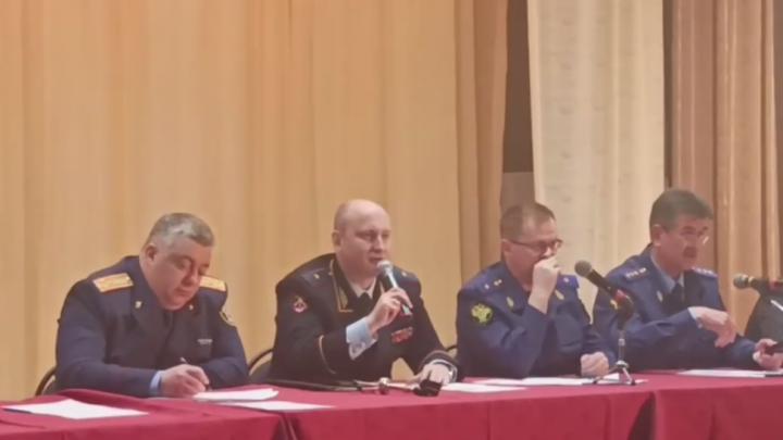 Цыган отказались выслать, народ бунтует: «Они гоняют без прав, бьют детей, депортируйте нас!» Цыган отказались выслать, народ бунтует: «Они гоняют без прав, бьют детей, депортируйте нас!»
