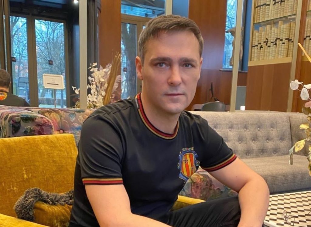 Вдова Юрия Шатунова почтила память музыканта Вдова Юрия Шатунова почтила память музыканта