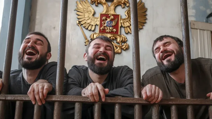 «Новые русские» стали угрозой для нацбезопасности. Страну расшатывают изнутри «Новые русские» стали угрозой для нацбезопасности. Страну расшатывают изнутри