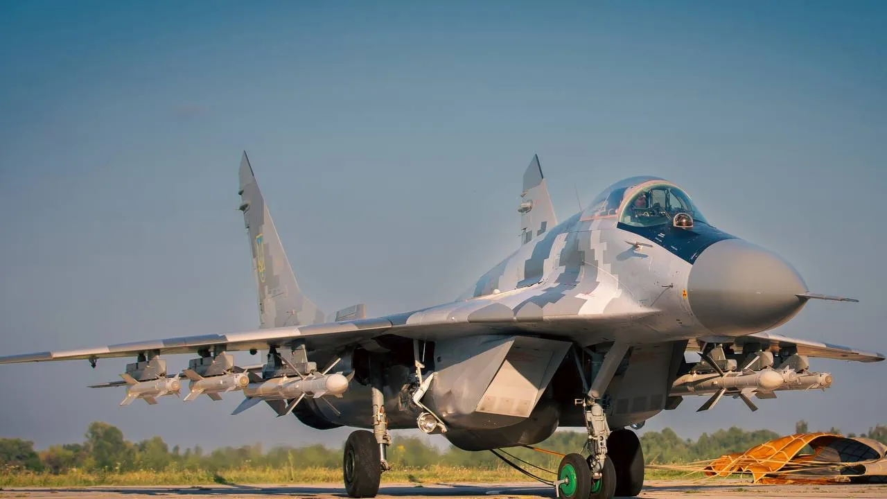 Этот аэродром на Украине бессилен взять гиперзвук? Генерал Попов про секрет непотопляемого «объекта» НАТО Этот аэродром на Украине бессилен взять гиперзвук? Генерал Попов про секрет непотопляемого «объекта» НАТО