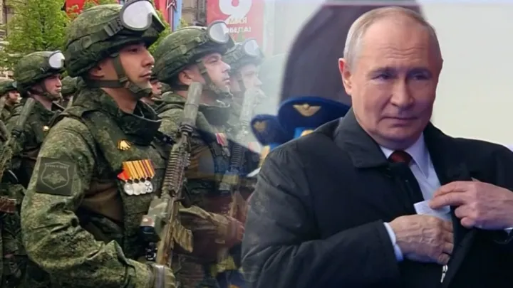 Перед парадом Путину передали конверт: Три события на Красной площади, которые удивили весь мир Перед парадом Путину передали конверт: Три события на Красной площади, которые удивили весь мир